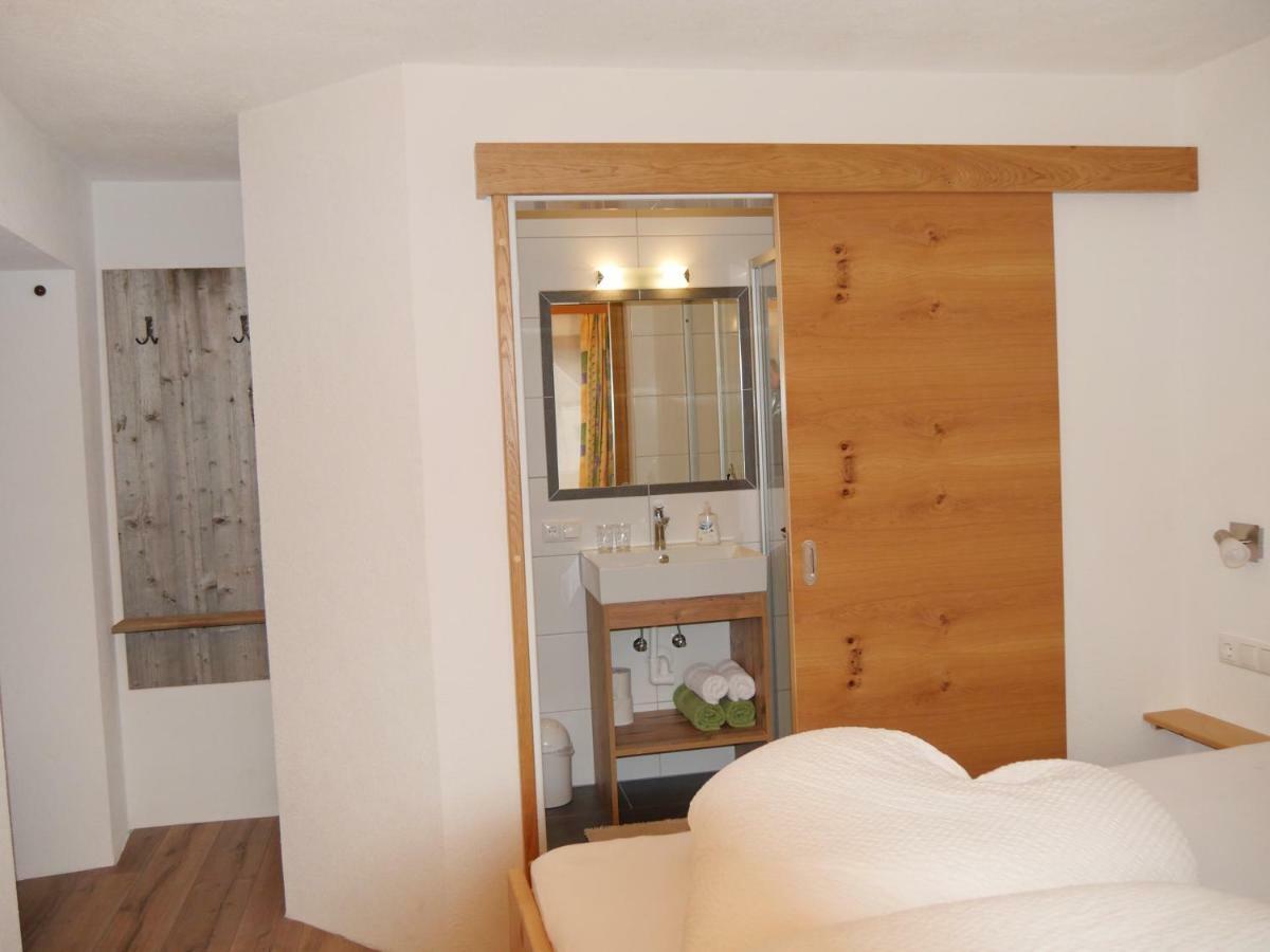Haus Dilitz-Theiner - Bachbluete Lägenhet Nauders Exteriör bild